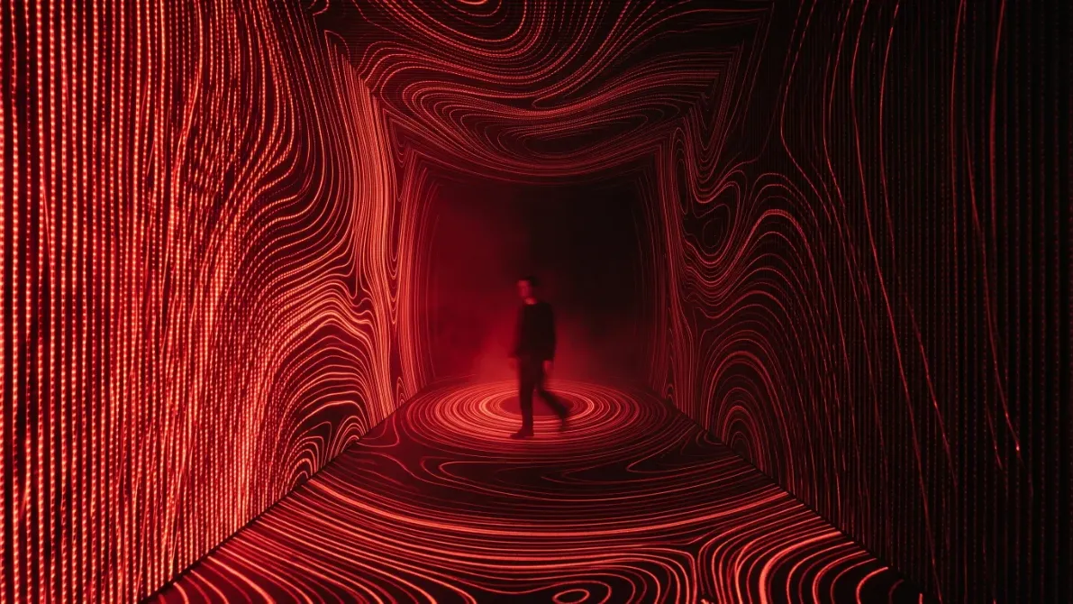 360° Projection Room: Walls, floor and ceiling become one continuous canvas.